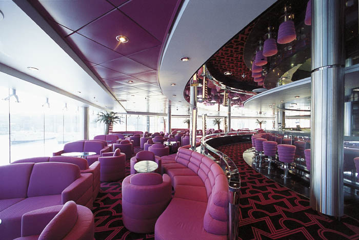 La Discoteca BYBLOS es el lugar más animado del barco al caer la noche MSC CRUCEROS MSC OPERA CRUCERO FIORDOS BALTICO OFERTA